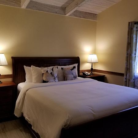 Carmel Valley Lodge Buitenkant foto